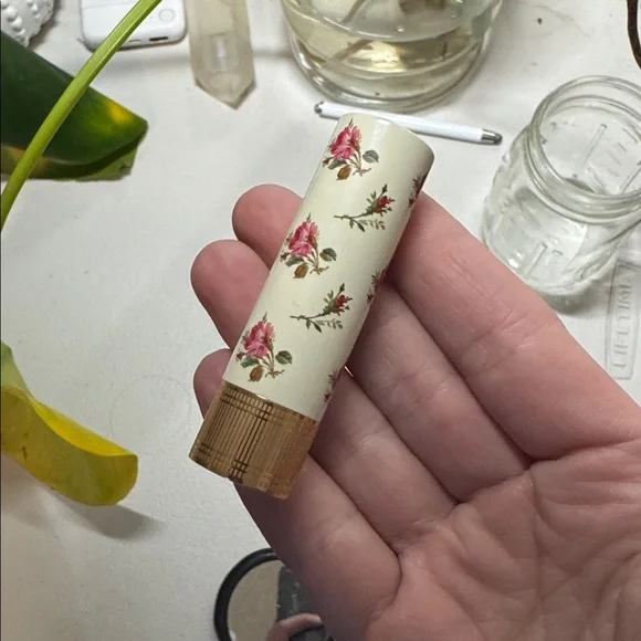 Gucci Lipstick - Hold Your Man - Picture 2 of 4